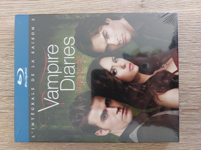 Blu-Ray Vampire Diaries l'intégrale de la saison 2 love sucks