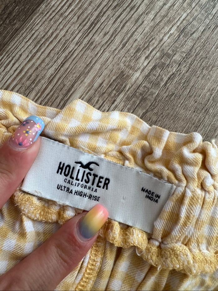 - Short Hollister - Taille XS / 34 - Très Bon état - photo numéro 2