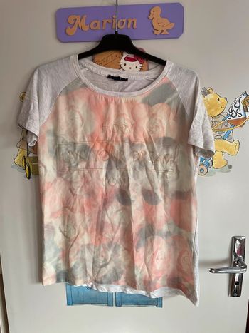 Tee shirt à manches courtes gris à motifs, taille S, marque Kiabi.