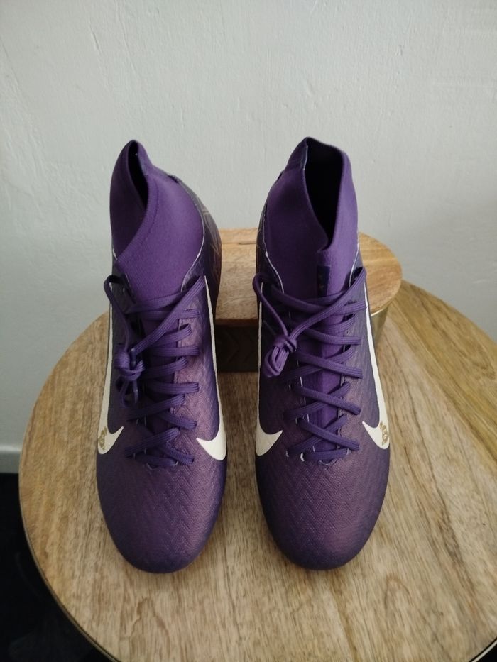 Crampons Nike T 39 - photo numéro 2