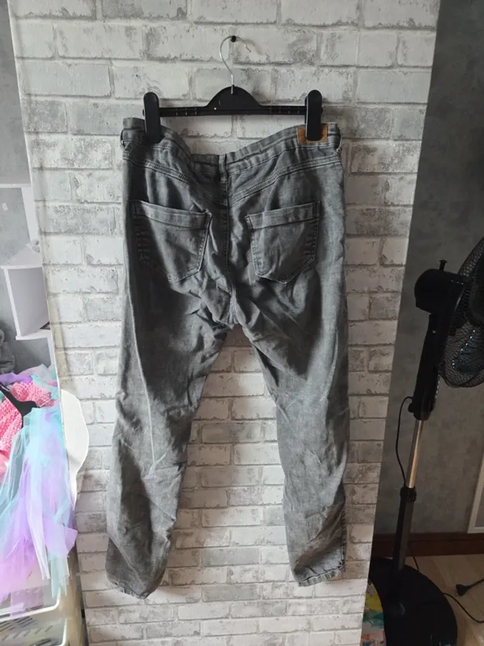 Jean bershka taille 38 - photo numéro 4