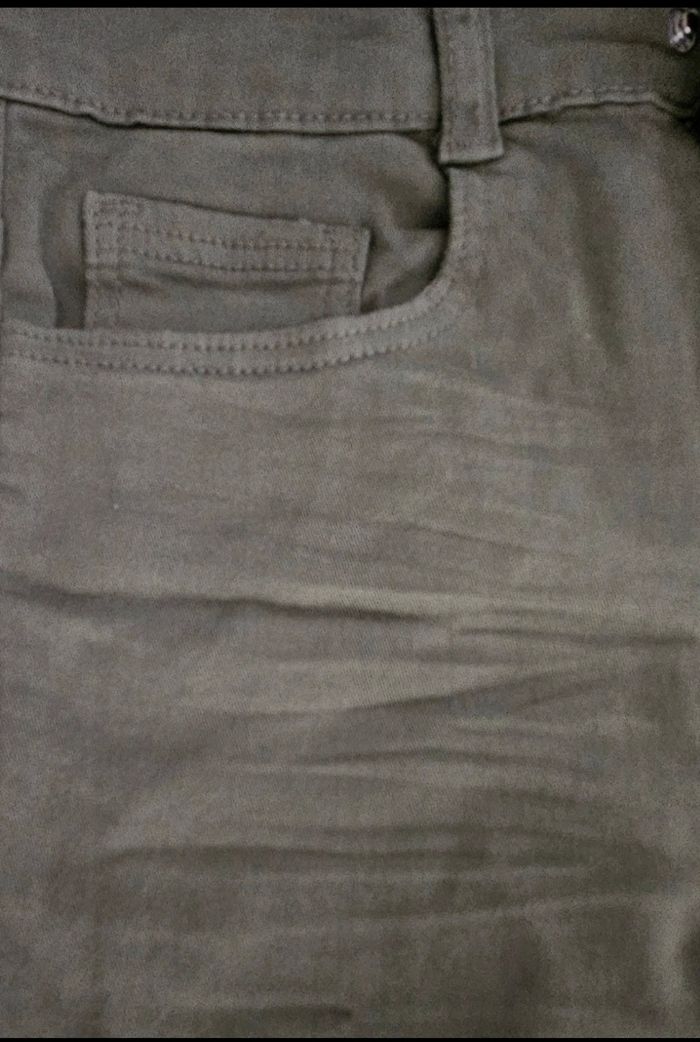 Vend 2 jean, 2 pantalon et 2 joggings garçon 10ans - photo numéro 9