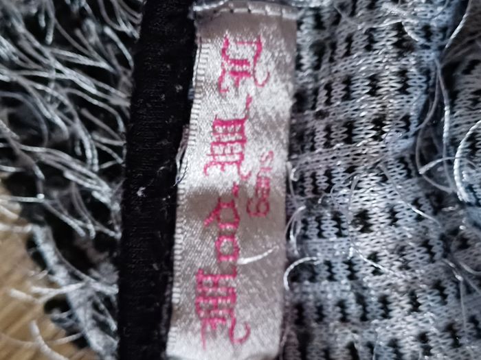 2 sweats pour filles Taille 6 ans - photo numéro 6