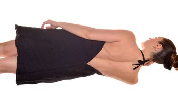 robe d'été noire uni fluide taille M dos nu col rond