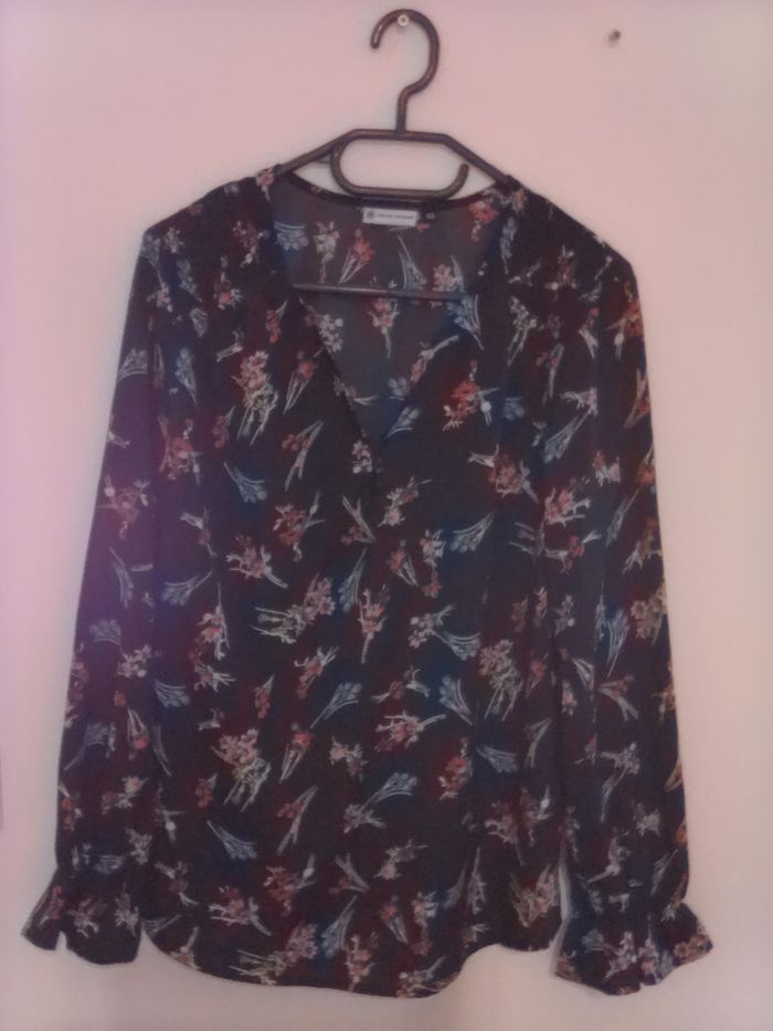 Blouse avec bas des manche bouffant taille 40