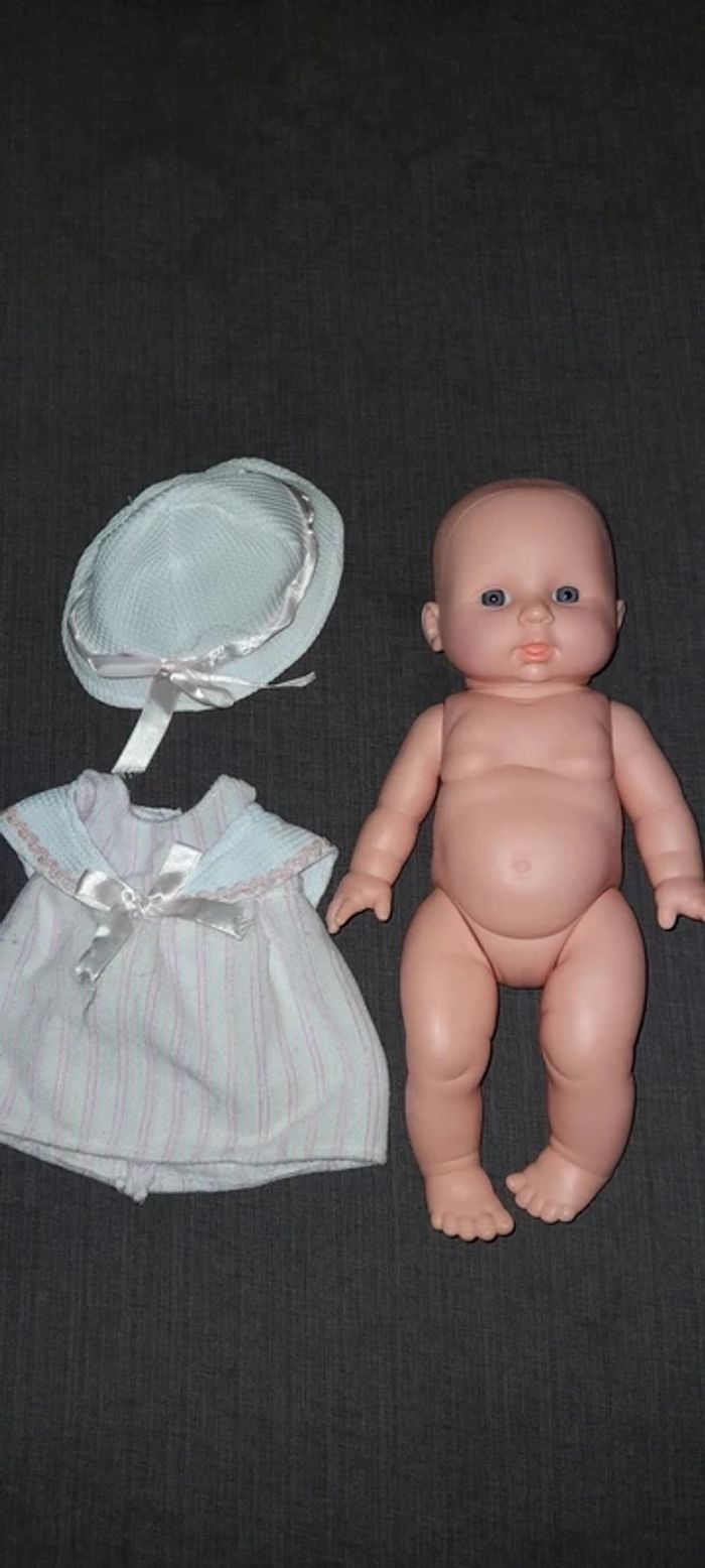 Poupée - bébé  en plastique en excellent état - photo numéro 3