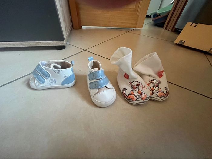 Paire de Chausson/chaussure taille 16 ( prix à l’unité )