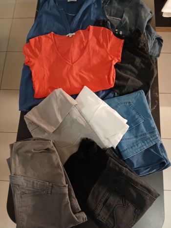 Lot de 9 vêtements de grossesse taille M
