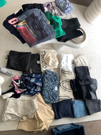 Lot 35 vêtements pour fille 8/10 ans