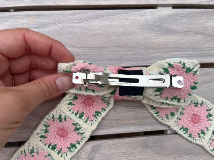 Barrette noeud en crochet 🎀 - photo numéro 5