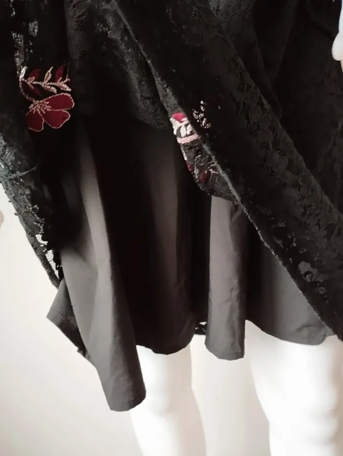 Robe Yumi taille 44 effet dentelle - photo numéro 4