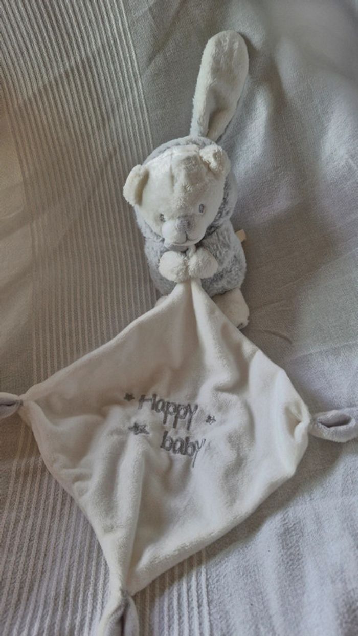 Ourson avec capuche oreilles lapin. Premaman