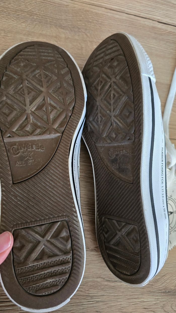 Converse blanches pointure 40 - photo numéro 9