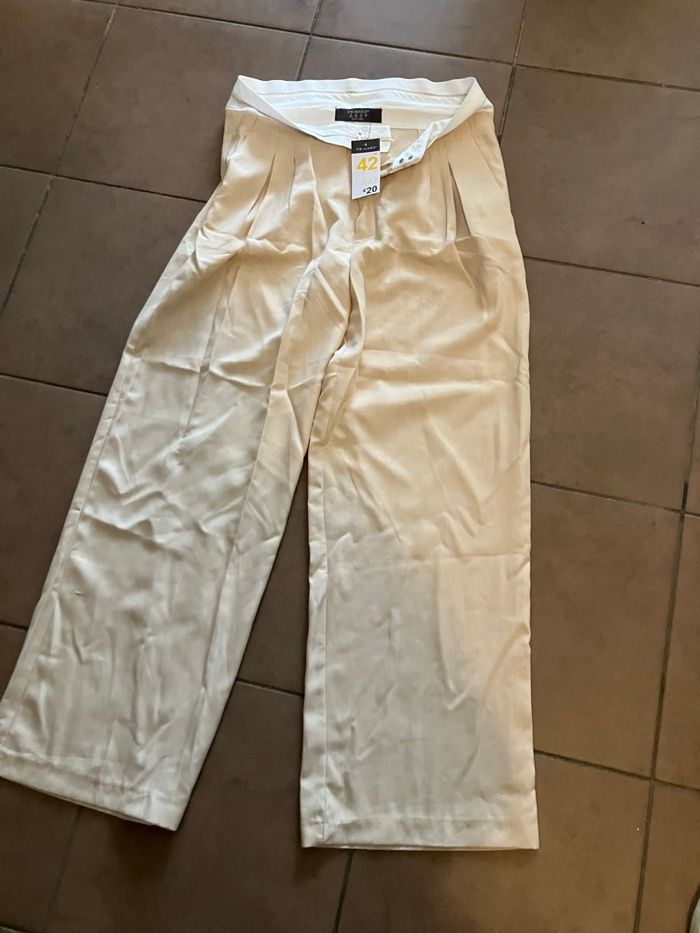 Pantalon neuf avec étiquette primark taille 42 - photo numéro 3