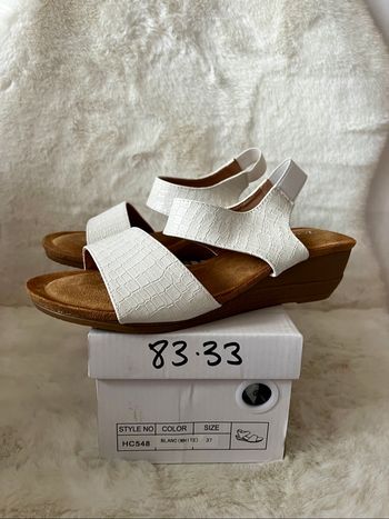Sandales blanches, talons 5 cm pointure 37
