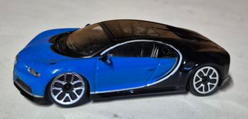 Bburago Bugatti Chiron – 1/43 – miniature voiture – bleu/noir – supercar – collection