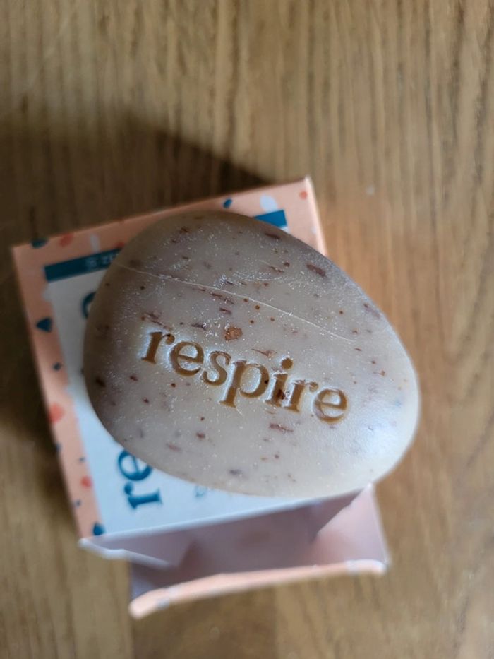 Soin exfoliant solide pour le corps Respire - Neuf - photo numéro 4