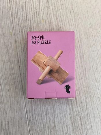 Puzzle en bois neuf