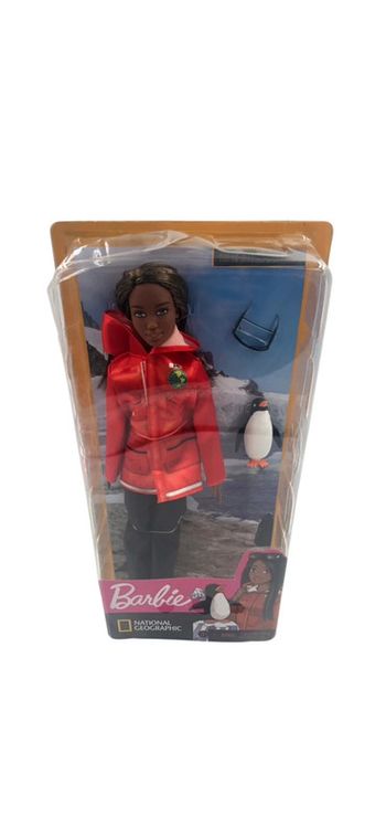 Poupée Barbie National Géographic biologiste marine Mattel neuf