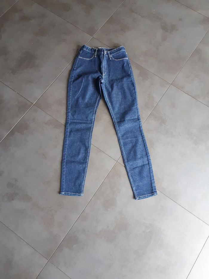 Jean skinny fit neuf H et M 12 -13 ans 158 cm