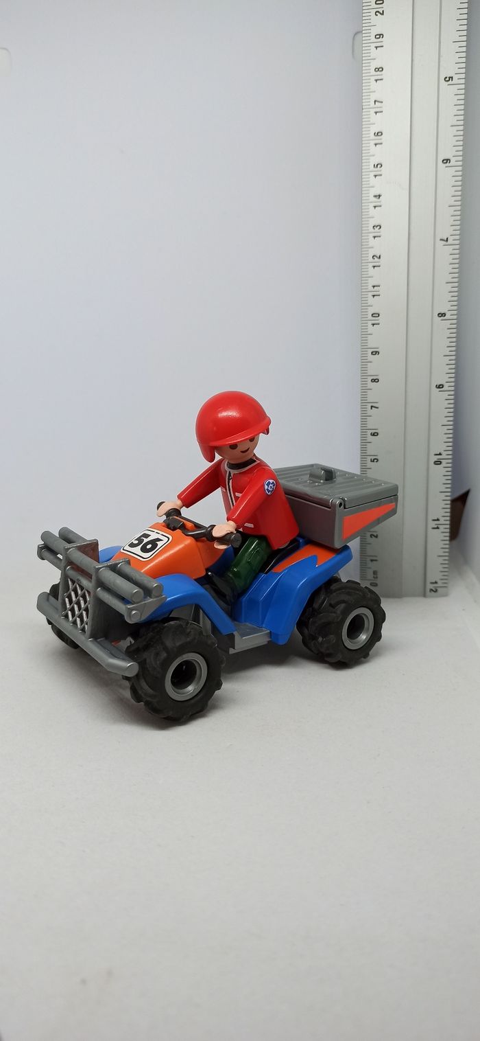 Homme secouriste avec quad à friction playmobil