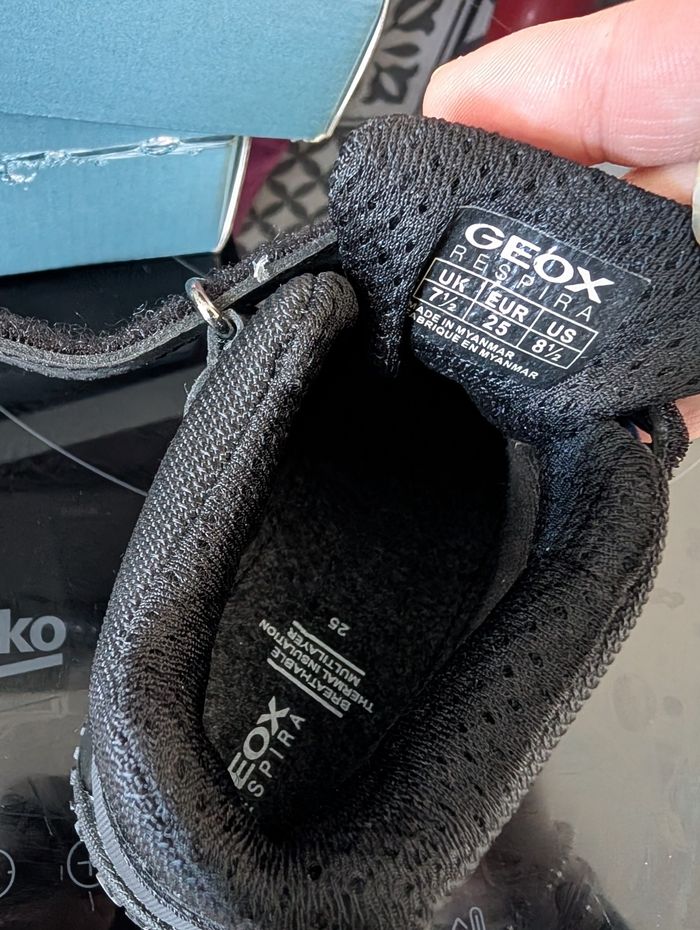 Chaussures montantes imperméables garçon. Taille 25. Neuf. Geox - photo numéro 7