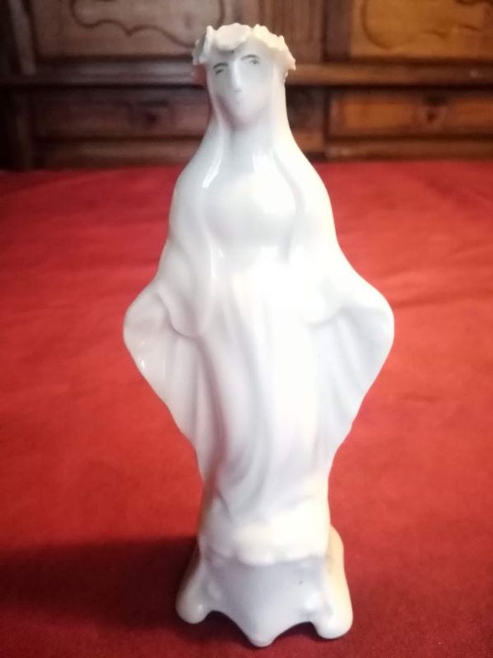 Ancienne vierge en biscuit avec couronne hauteur 15 cm ( n°5)