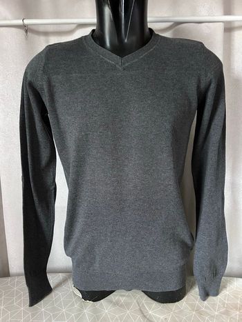 Pull gris encolure V pour homme M Bizzbee