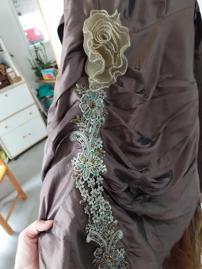 Robe de soirée marron - photo numéro 2
