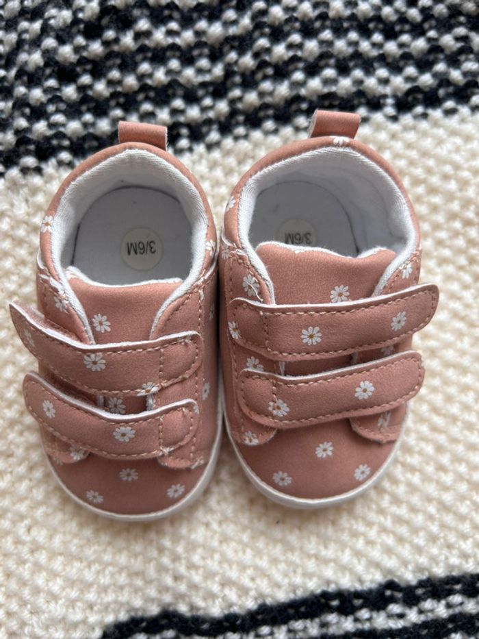 Chaussures bébé 3-6 mois - photo numéro 2