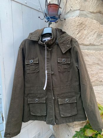 Très beau manteau d’hiver avec capuche amovible | taille 3 | Neuf avec étiquette