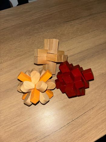 3 jeux en bois casse tête excellent état