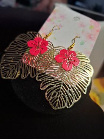 Magnifique boucle d oreille femme neuve