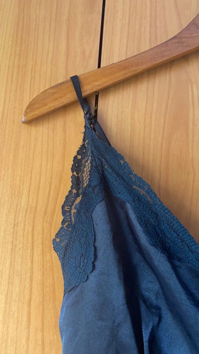 Top noir avec dentelle et coutures L - photo numéro 3