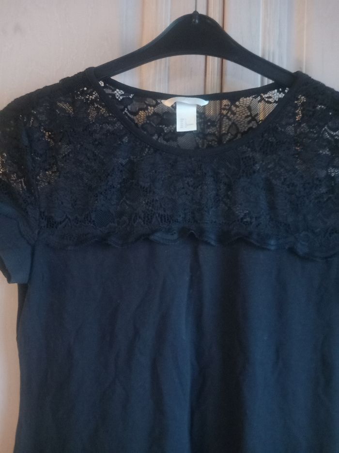 Tee-shirt noir avec dentelle H&M - photo numéro 3