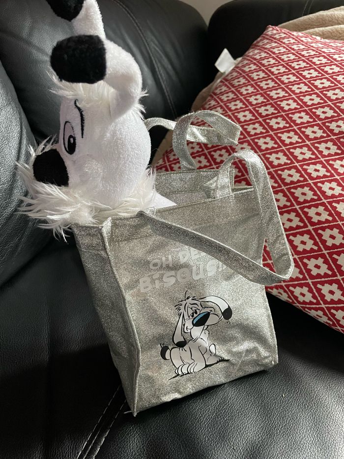 Idefix dans son petit sac - photo numéro 4