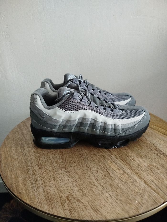 Baskets Nike T 37,5 - photo numéro 6