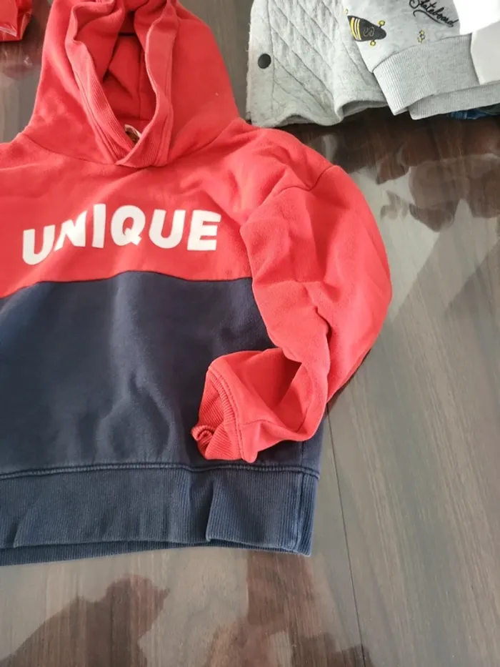 Pull sweat a capuche 6 ans - photo numéro 3