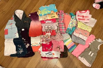 Lot 36 pièces 6 mois fille