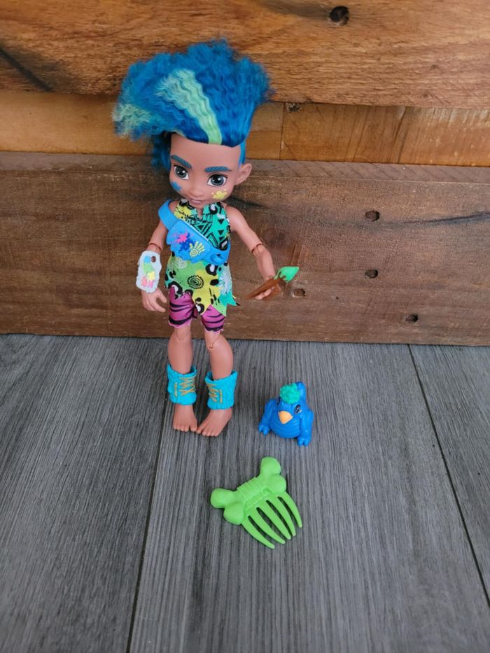 Poupée Cave club Mattel
