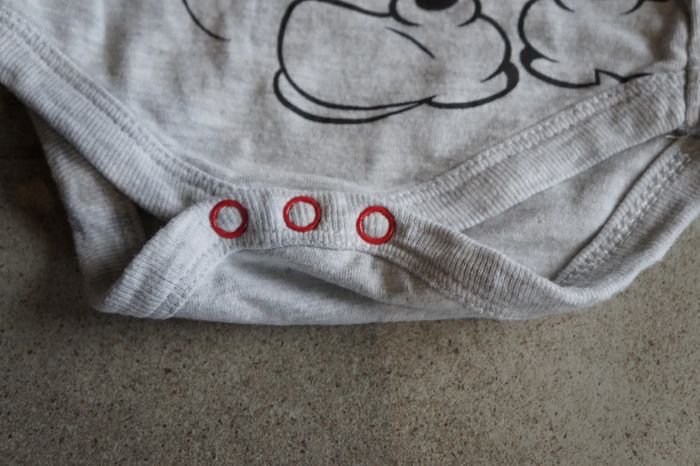 Bodys sans manches Disney 6 mois - photo numéro 4