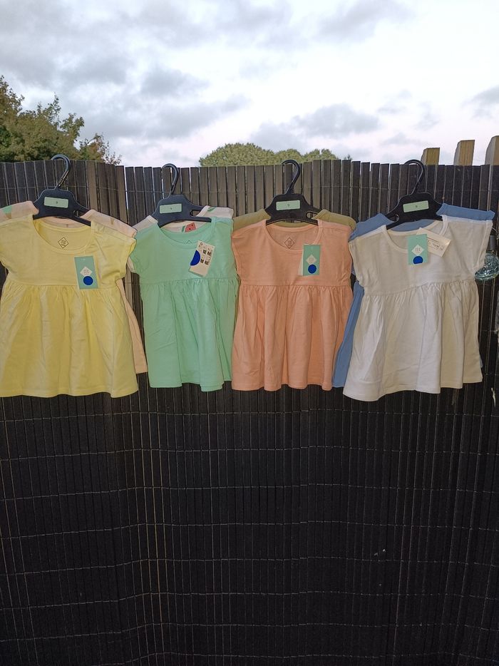 Lot de 8 robes tex baby taille 9 mois