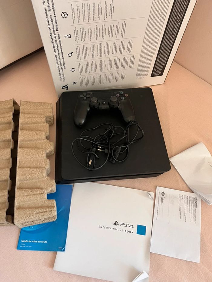 Console PS4 Slim 500 Go + Manette Officielle + Câbles + Boîte & Livrets - photo numéro 4