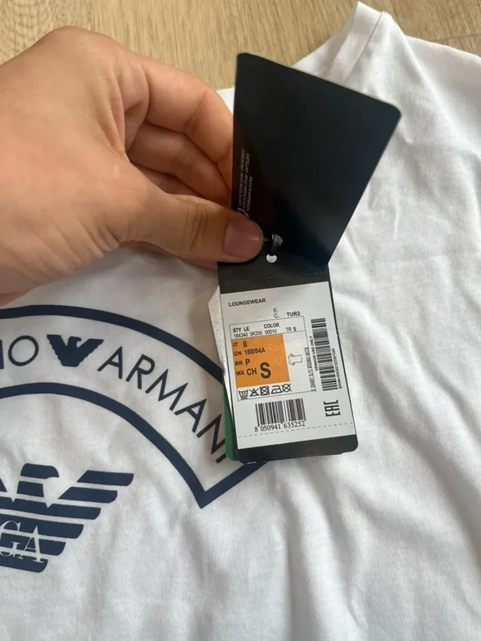 T-shirt Emporio Armani Blanc Taille S Womens - photo numéro 3
