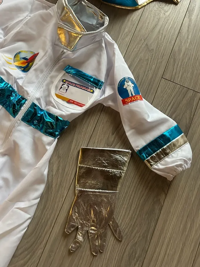 Déguisement astronaute enfant 6 ans avec gants et casque NEUF - photo numéro 3