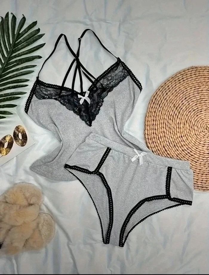 Vêtements de nuit - photo numéro 4