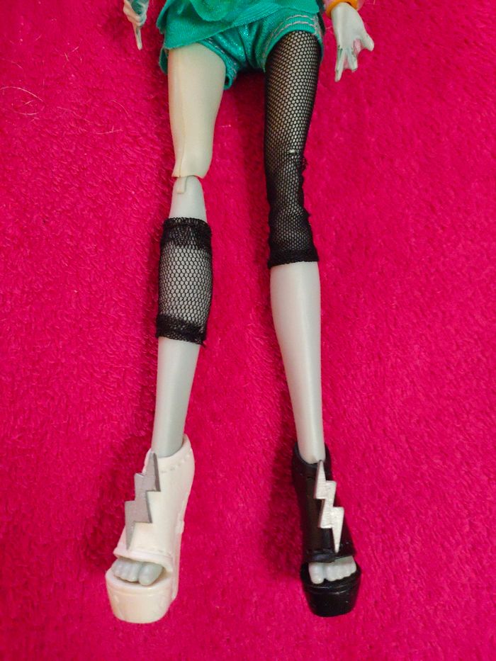 Poupée Monster high - photo numéro 5