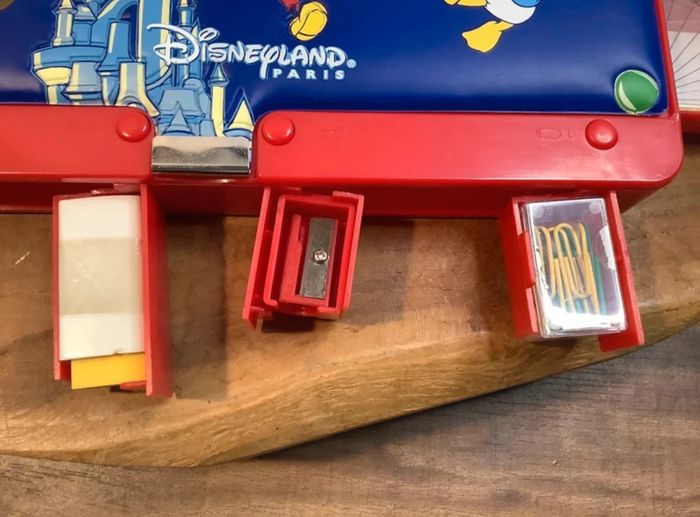 Trousse Disneyland Paris neuve - photo numéro 5