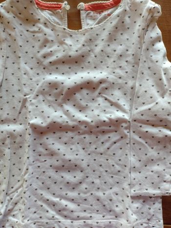 T shirt avec des petits coeurs