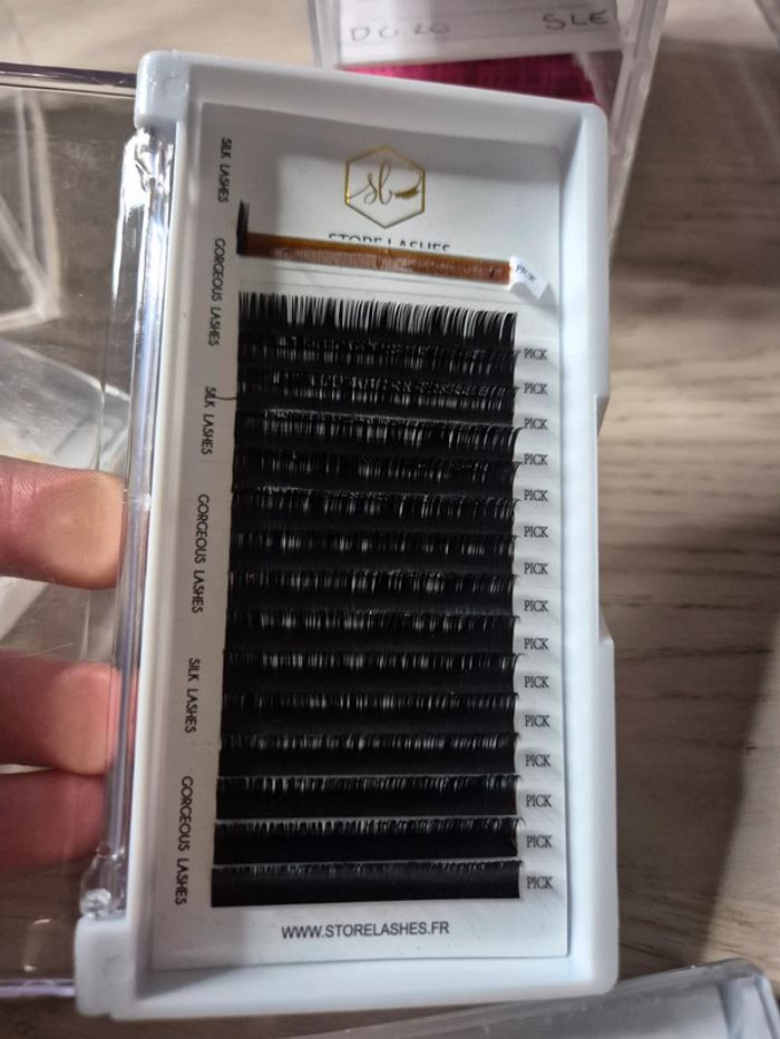 Extensions de cils en soie - photo numéro 4